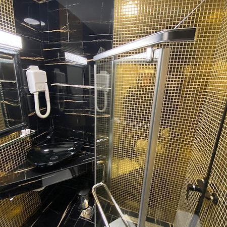 Hotel Pejton Prishtine Bagian luar foto