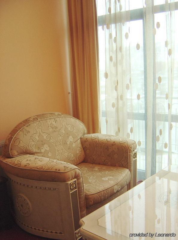 Hotel Pejton Prishtine Ruang foto