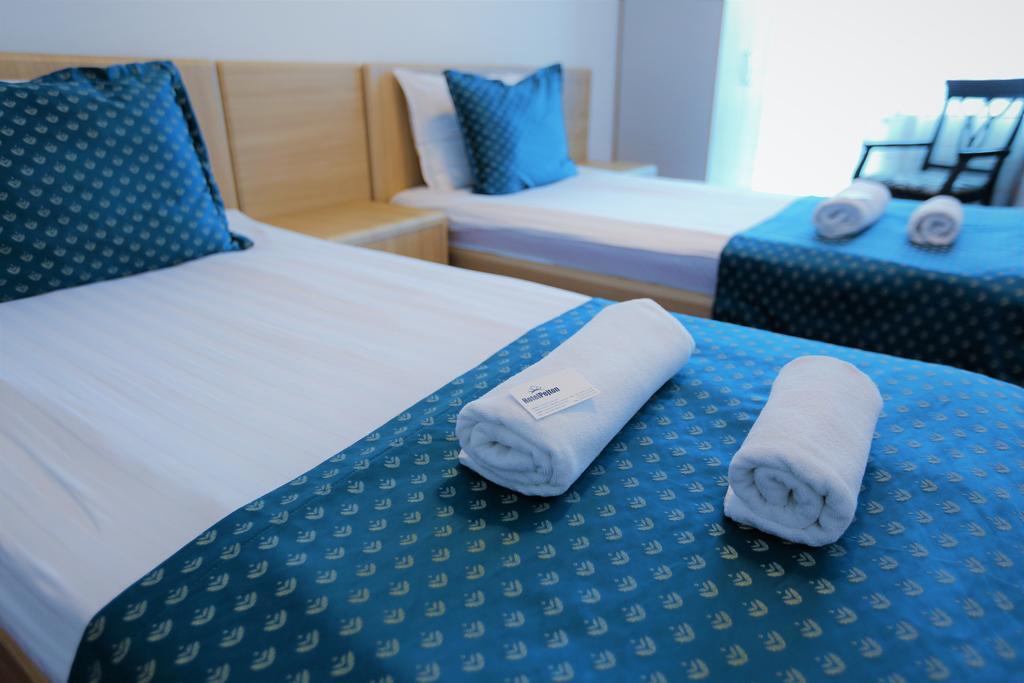 Hotel Pejton Prishtine Bagian luar foto