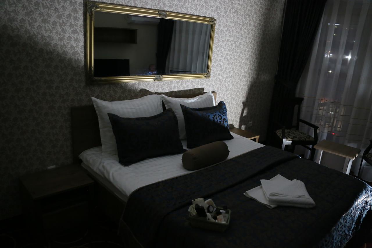 Hotel Pejton Prishtine Bagian luar foto