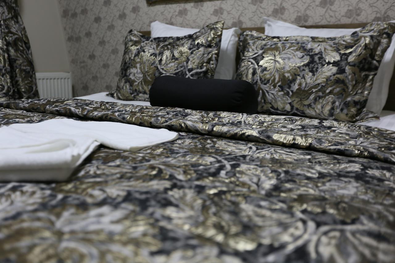 Hotel Pejton Prishtine Bagian luar foto